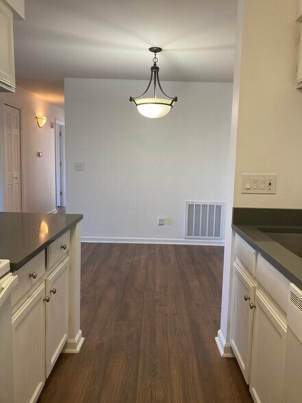 Building Photo - 4676 White Rock Cir