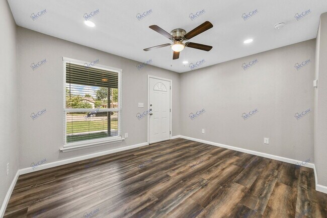 Building Photo - 417 High School Ln
