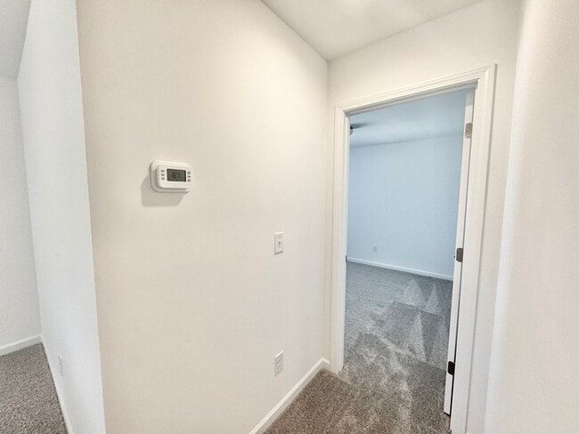 Building Photo - Four bedrooms with 2 1/2 bath with office space and loft