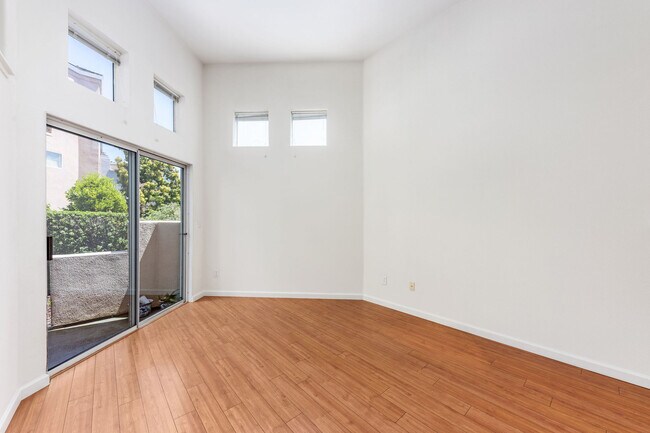 Building Photo - 979 Asilomar Terrace