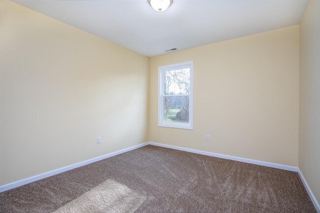 Building Photo - Modern Home in Shiloh!