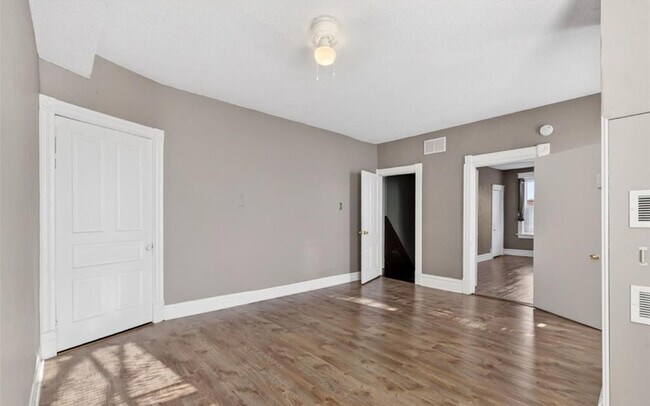 Building Photo - 3005 S Compton Ave