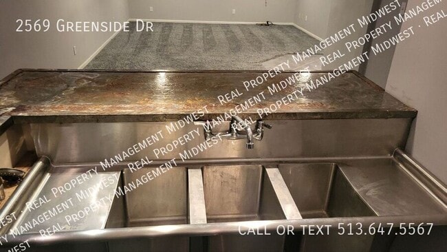 Building Photo - 2569 Greenside Dr