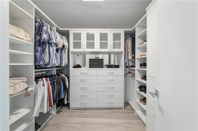 Building Photo - 2200 N Ocean Blvd