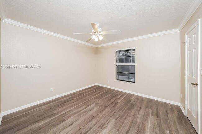 Building Photo - 845 Daffodil Dr