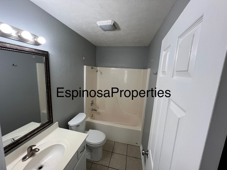 Building Photo - 4015 Gabrial Dr