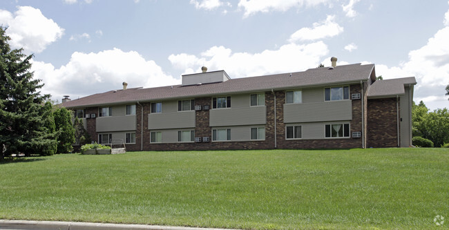 Building Photo - Breezewood Village I