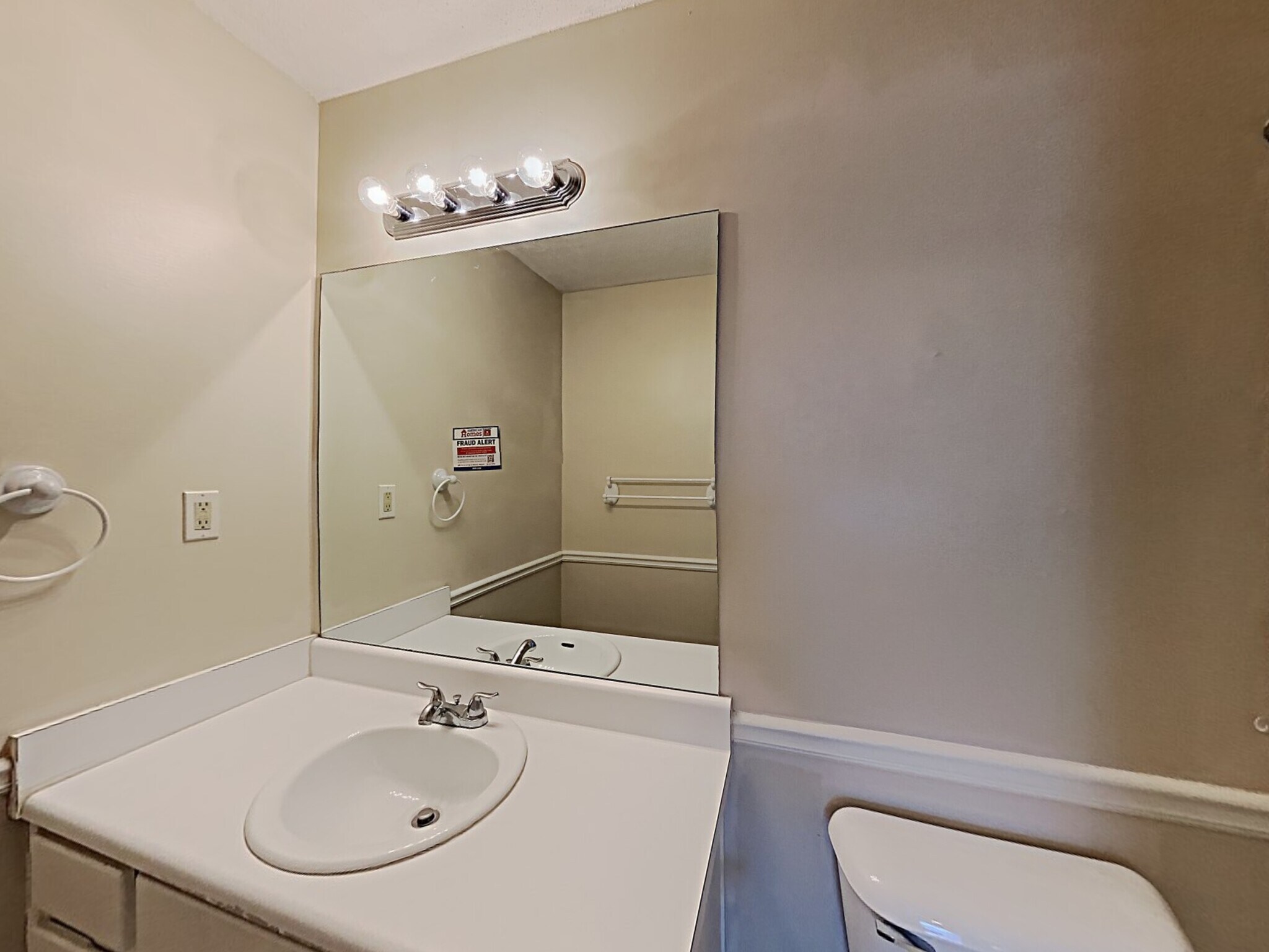 Building Photo - 403 Tina Hely Ct
