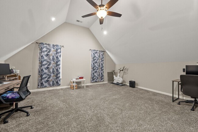 Building Photo - Beautiful Home in Summerfield Waiting to C...