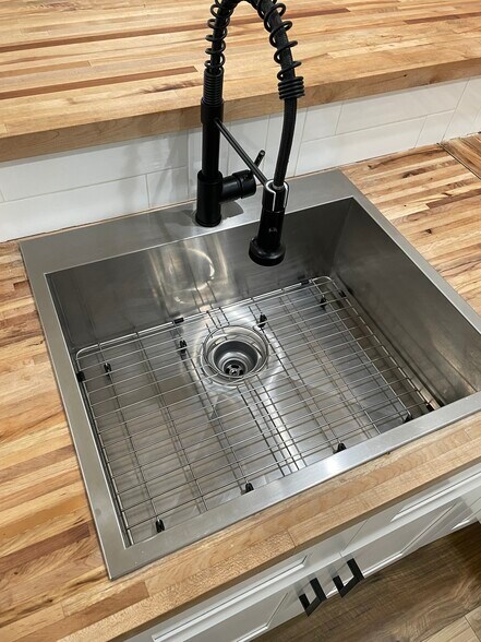 kitchen sink - 1105 S 47th St