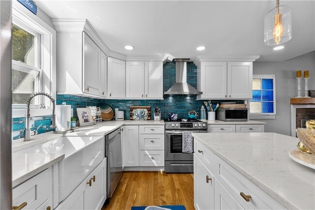 Building Photo - 391 Valley Rd