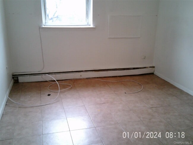 Building Photo - 745 E 83rd St