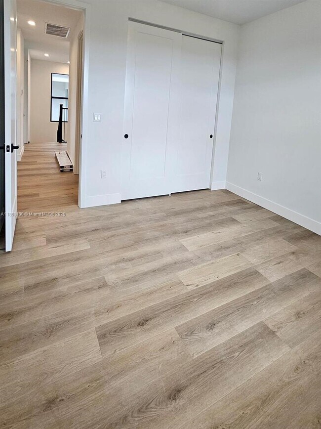 Building Photo - 10024 Stockrun Dr