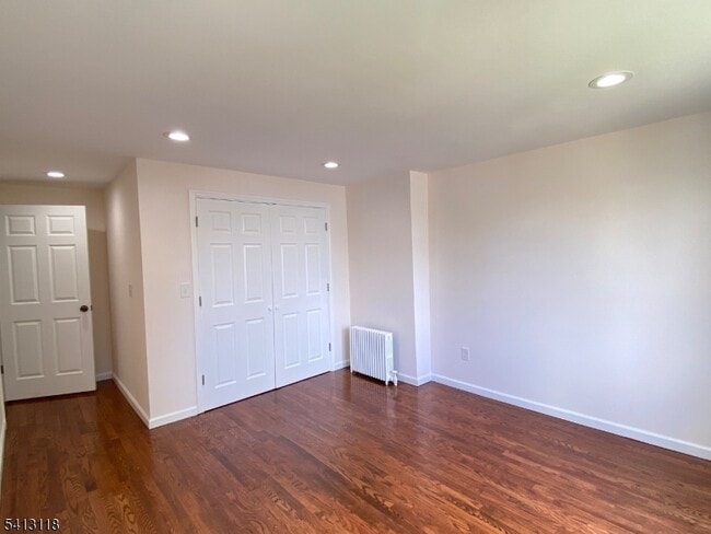 Building Photo - 52 Day St