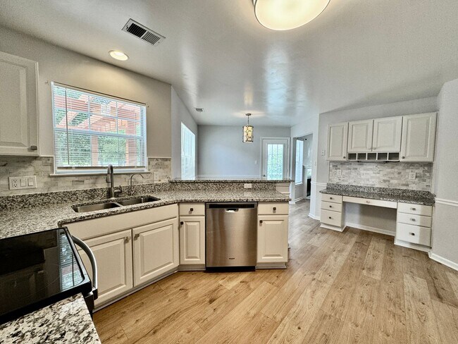 Building Photo - 4-Bedroom Home Castleton Ready 07-16-26! A Pet-Friendly Home - All Appliances - Fenced Yard - Exc...
