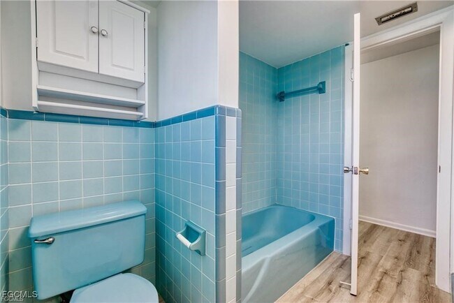 Building Photo - 5330 Nautilus Dr