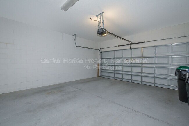 Building Photo - 12992 Holdenbury Ln