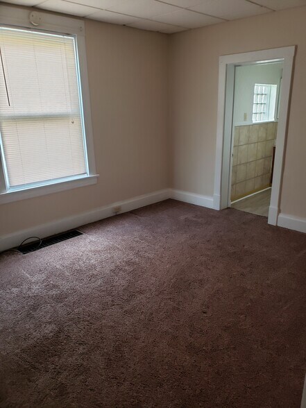 Bedroom - 557 4th St