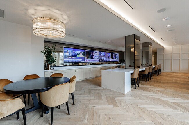 Building Photo - 2425 Peachtree Rd NE