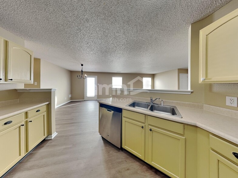 Building Photo - 14345 Banister Dr