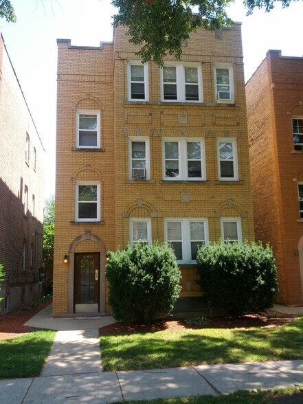 Primary Photo - 5749 N Rockwell St