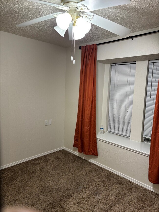 Building Photo - 18619 S Lyford Dr