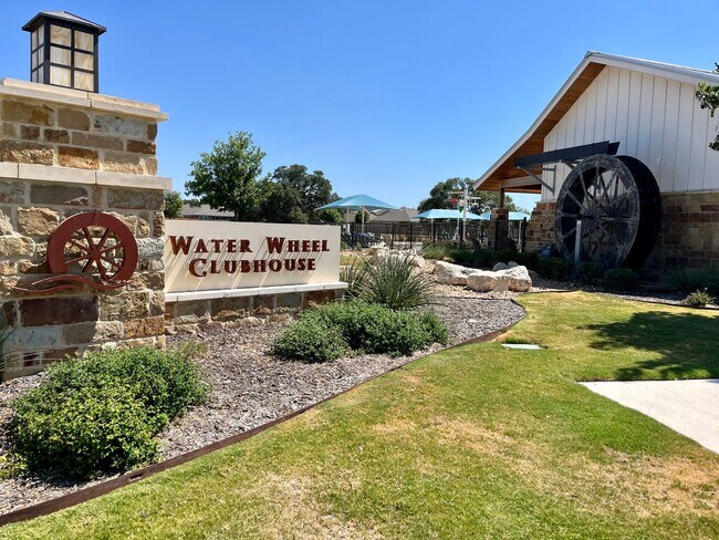 Building Photo - Far west gorgeous townhome ready for move in.