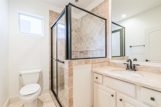 Building Photo - 407 W Bell St