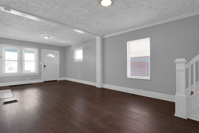 Building Photo - 816-818 Wager Street