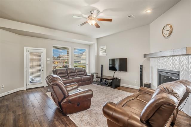 Building Photo - 4301 Meadow Hawk Dr