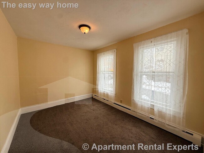 Building Photo - 15 Laurel St