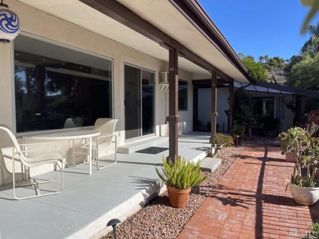 Building Photo - 2965 Vía Del Cielo