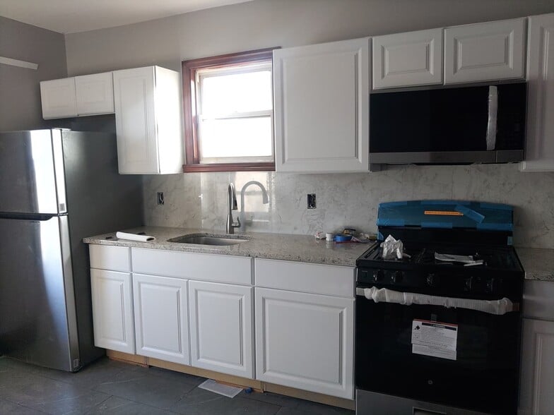 Kitchen - 233 Pope St