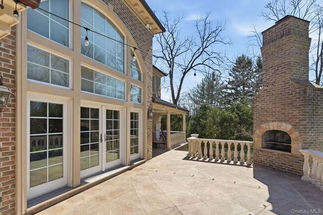 Building Photo - 590 West St