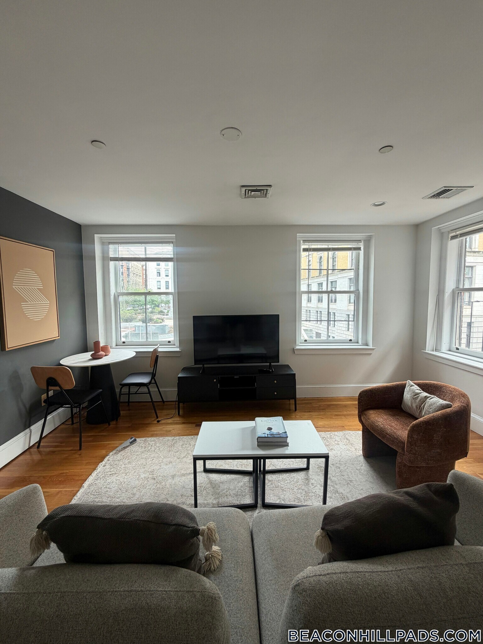 Building Photo - 14 Derne St