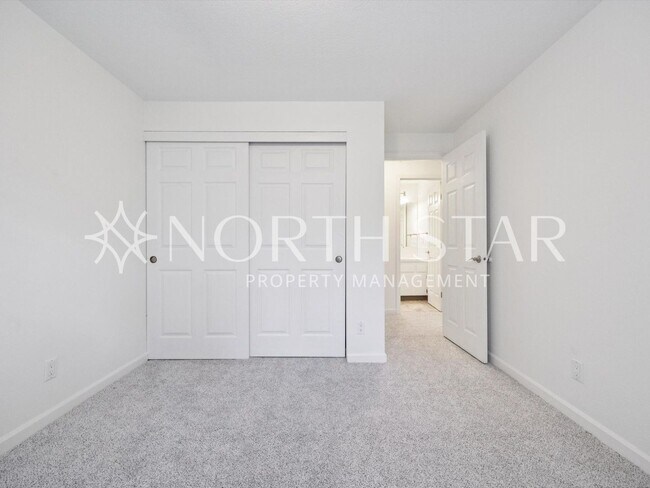 Building Photo - Beautifully Maintained Single-Level Home with Modern Touches