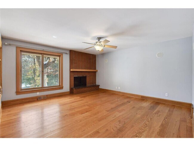 Building Photo - 5207 Doncaster Way