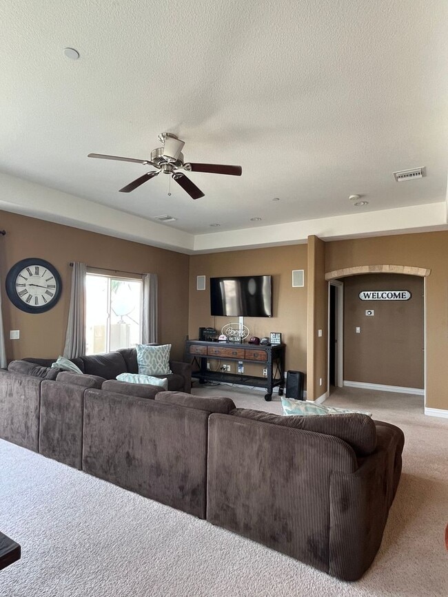 Building Photo - WINTER VACATION RENTAL - 3 Bedroom/3 Bath Condo