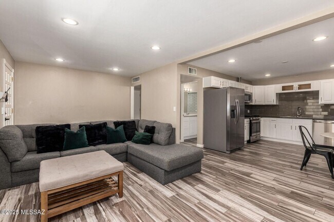 Building Photo - Charming 3bed/2 bath home located in the heart of Tucson, just minutes from the University of Ari...