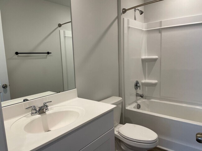 Building Photo - 3 Bedroom 2 Bathroom House in Sunfish Cove Sunset Beach NC