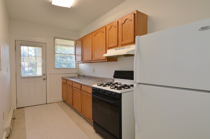 Building Photo - 740 Harrison Ave