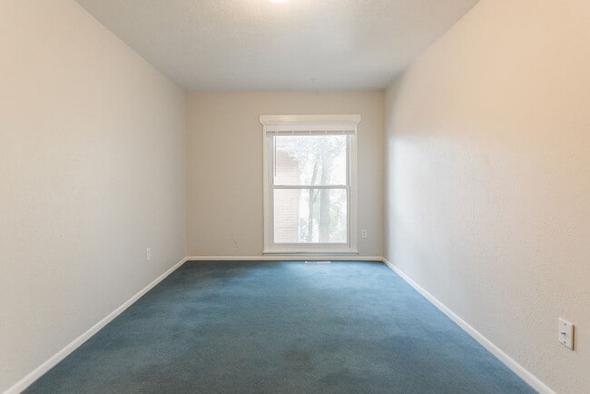 Building Photo - 604 Marine St