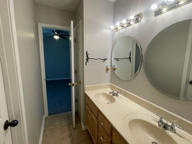 Building Photo - 6179 Cherokee Dr