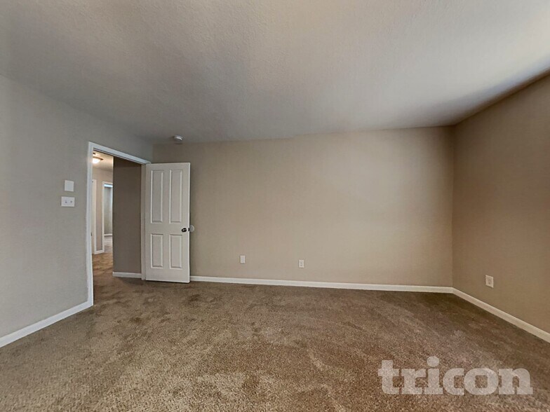 Building Photo - 1819 Mobeetie Tr