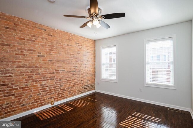 Building Photo - 618 S Newkirk St