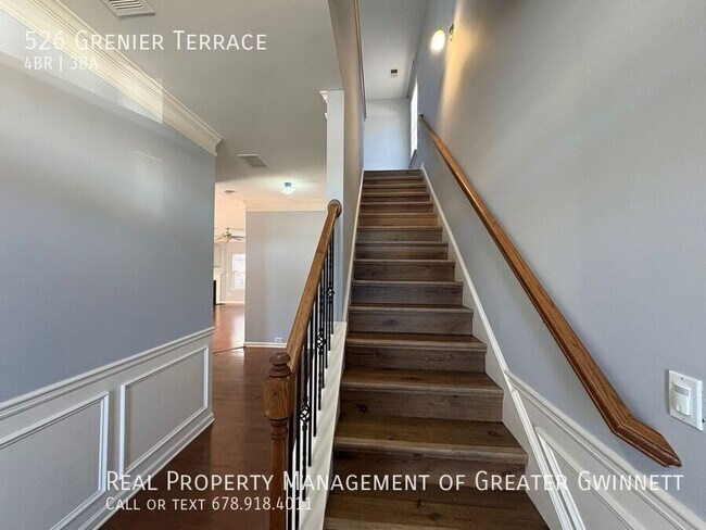 Building Photo - 526 Grenier Terrace NE