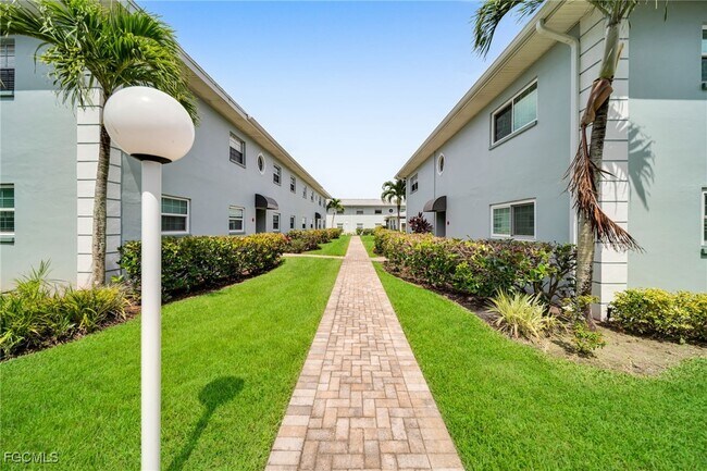 Building Photo - 3338 N Key Dr