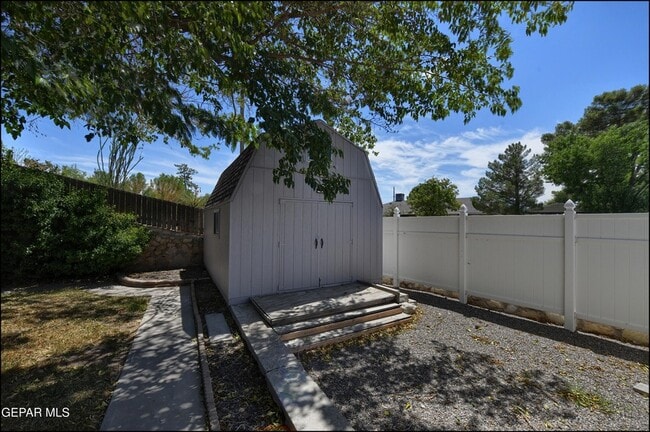 Building Photo - 424 Stonebluff Rd