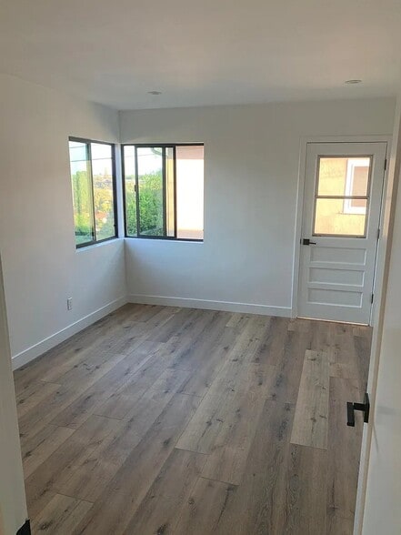 Building Photo - 4453 Carling Dr