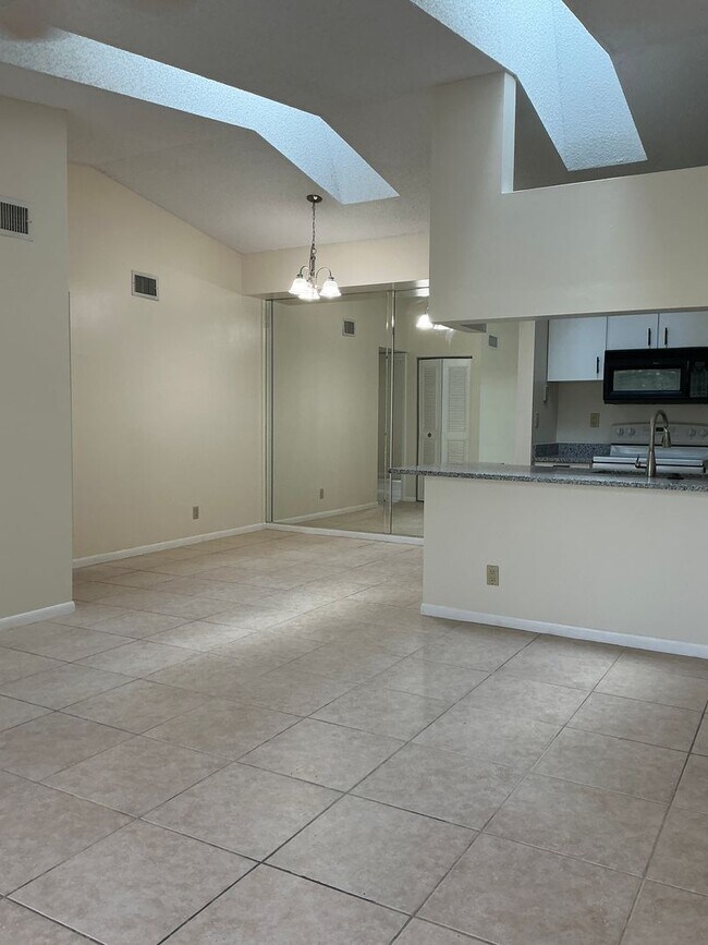 Building Photo - 2506 SE Anchorage Cove